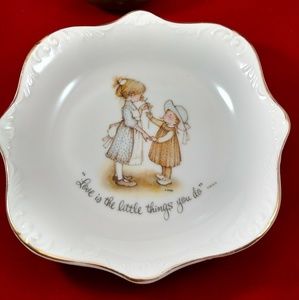 🦚Holly Hobbie small plate 1973 vintage